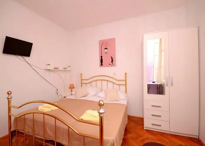 Gostinjska kuća Ana 3*