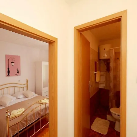 Ana Πανσιόν 3*